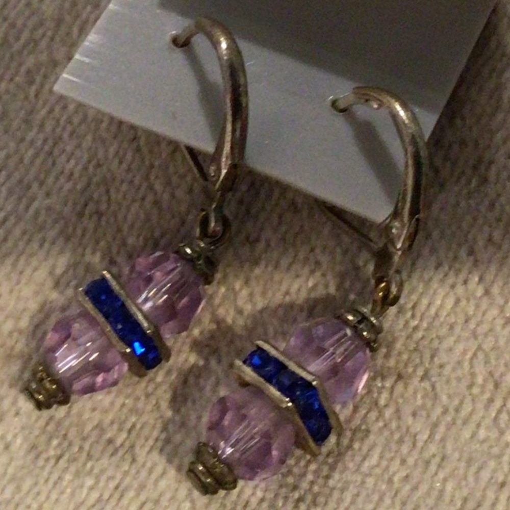 Glass earring - Picture 2 of 2
